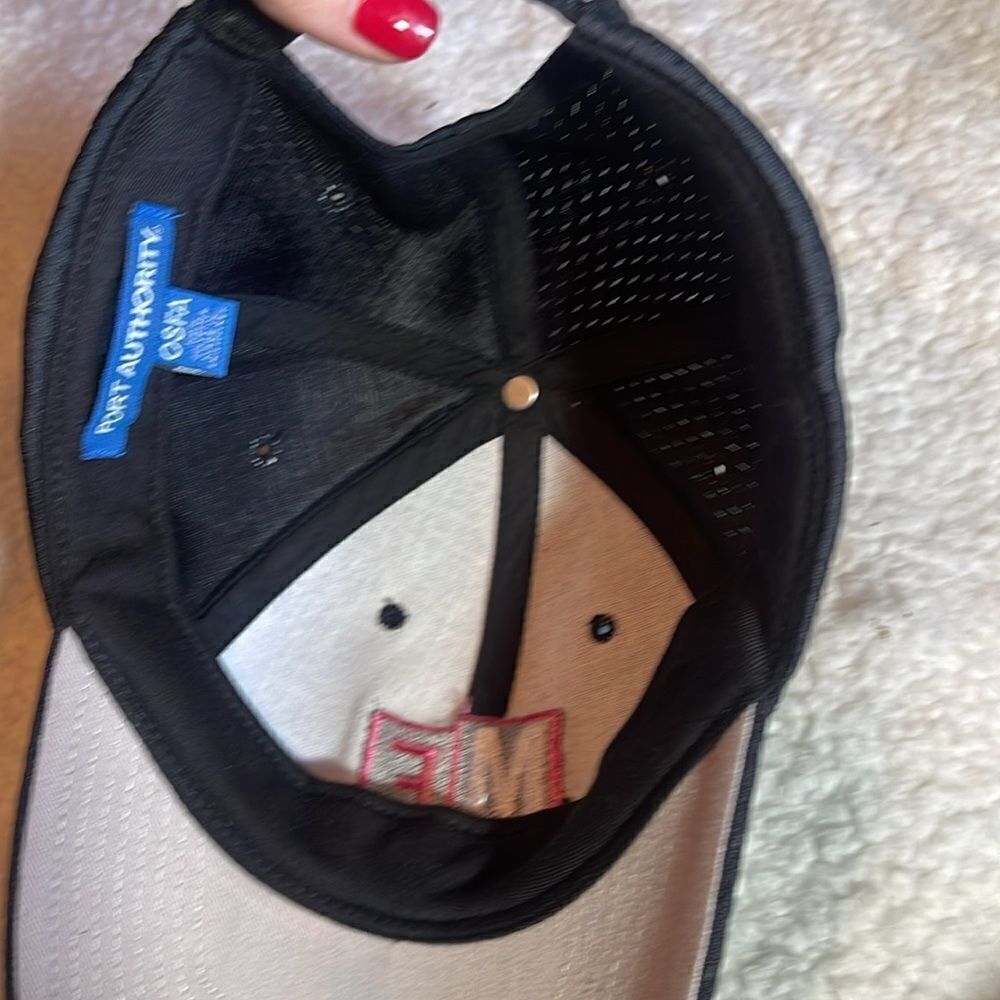 Me hat  - Picture 5 of 5